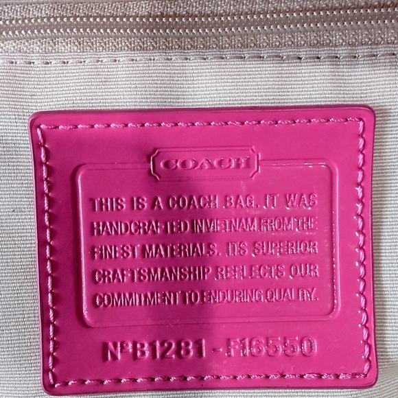 Coach Pink Signature C Nylon Crossbody Bag Rare Clear Daisy Flower Charm Hangtag - Picture 13 of 16